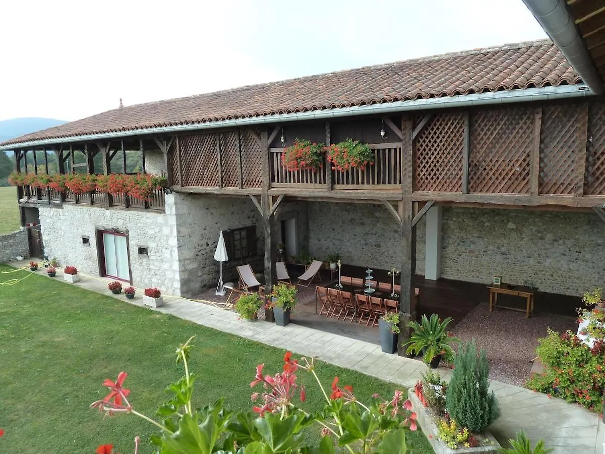 La Ferme Les Cousteres - Gite Modulable - En Couple Ou En Tribu De 2 A 15 Pers Montréjeau 0*,  França